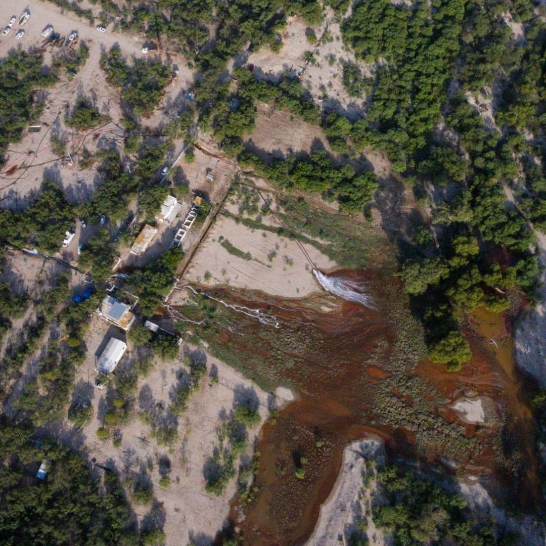 Hallan restos de 2 de los 10 mineros atrapados en Mina El Pinabete