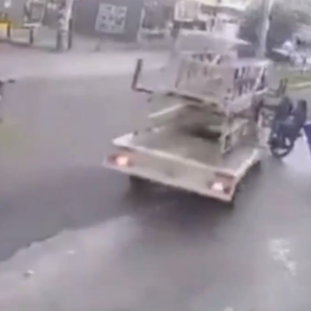 Video: Camioneta Choca Contra Mototaxi en Chimalhuacán; Hay 5 Lesionados