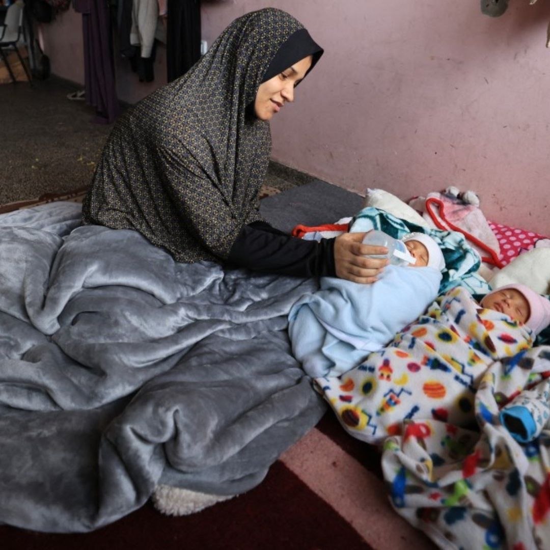 Palestina Desplazada por la Guerra de Gaza da a Luz a Cuatrillizos