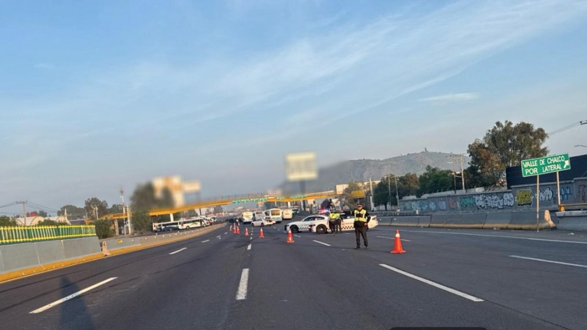 Elementos de seguridad resguardan la carretera México-Puebla