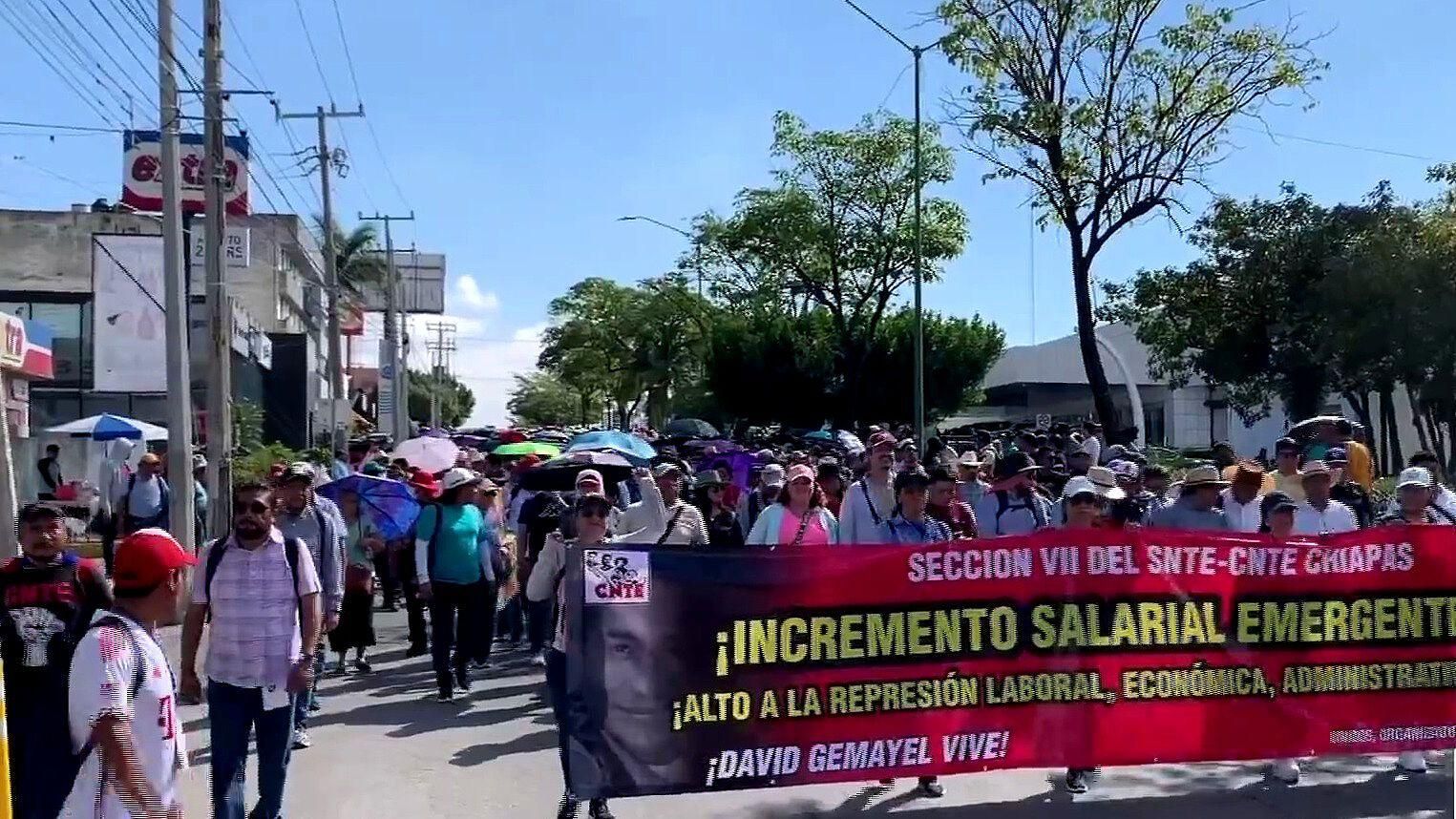 Maestros Chiapanecos Marchan en Tuxtla Gutiérrez Contra Reforma ...