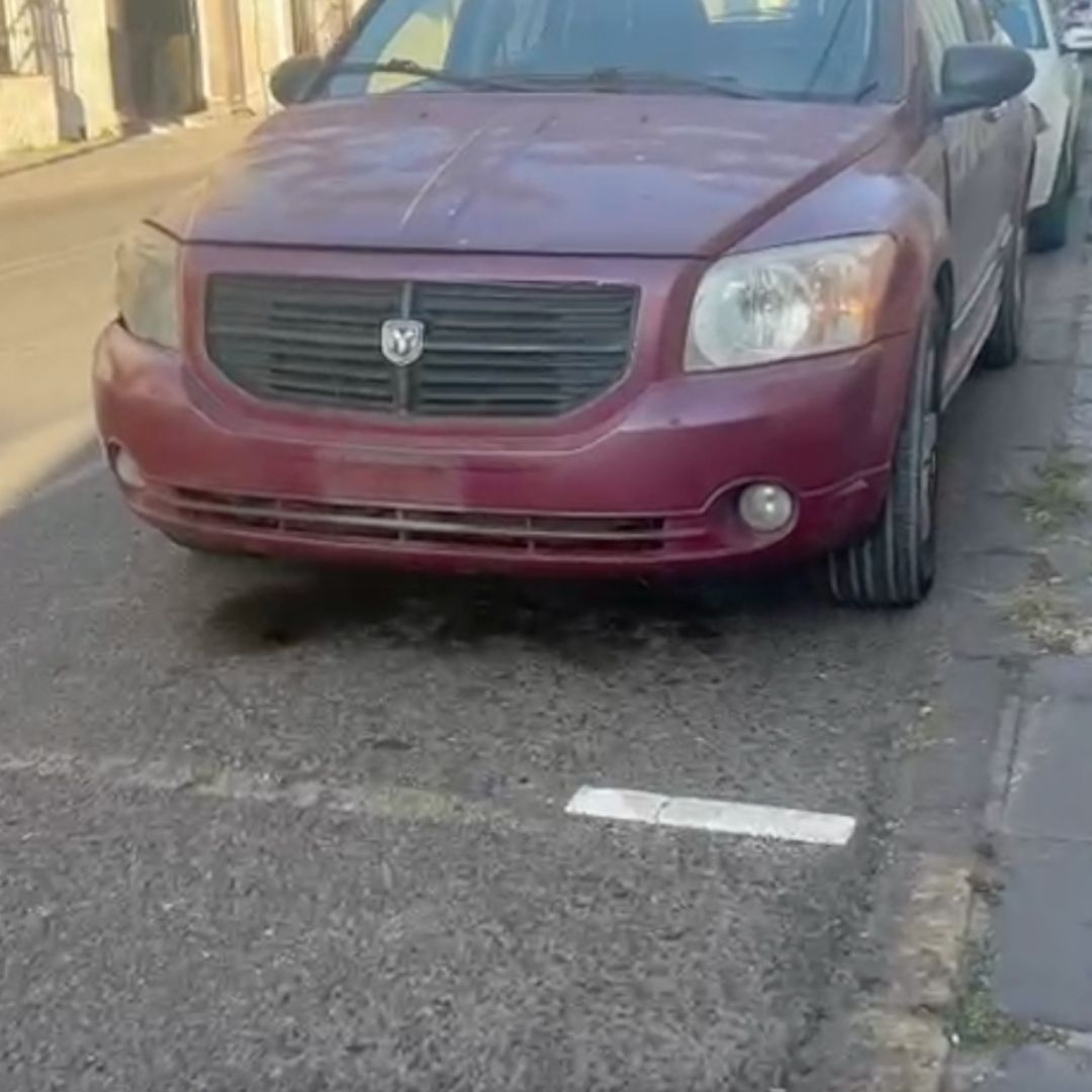 Conductores Quitan Placas de Circulación a Automóviles para Evitar Multa de Parquímetros en Puebla