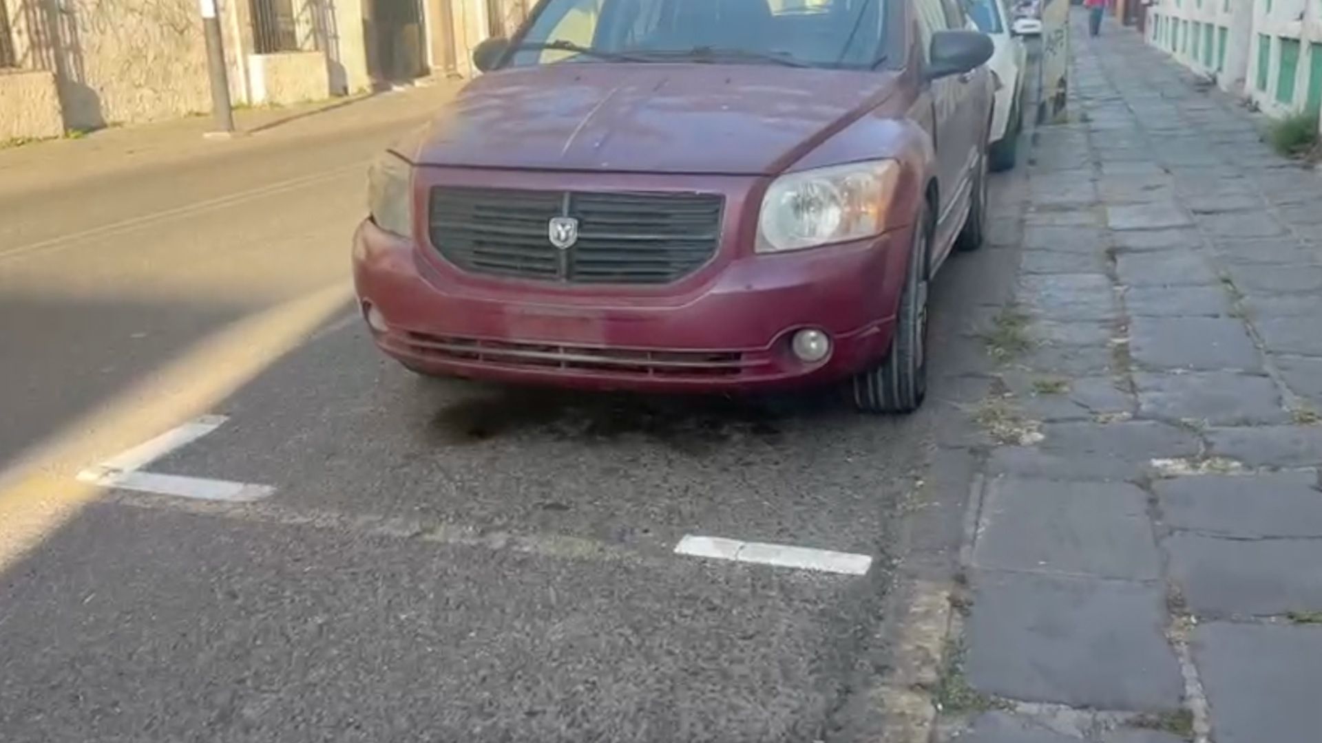 Conductores Quitan Placas de Circulación a Automóviles para Evitar Multa de Parquímetros en Puebla