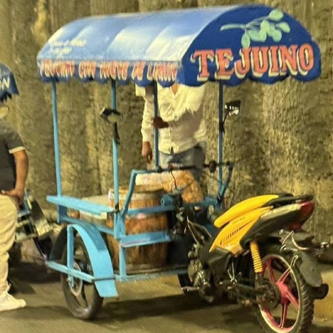 Un vendedor de tejuino fue chocado en Guadalajara y perdió su mercancía