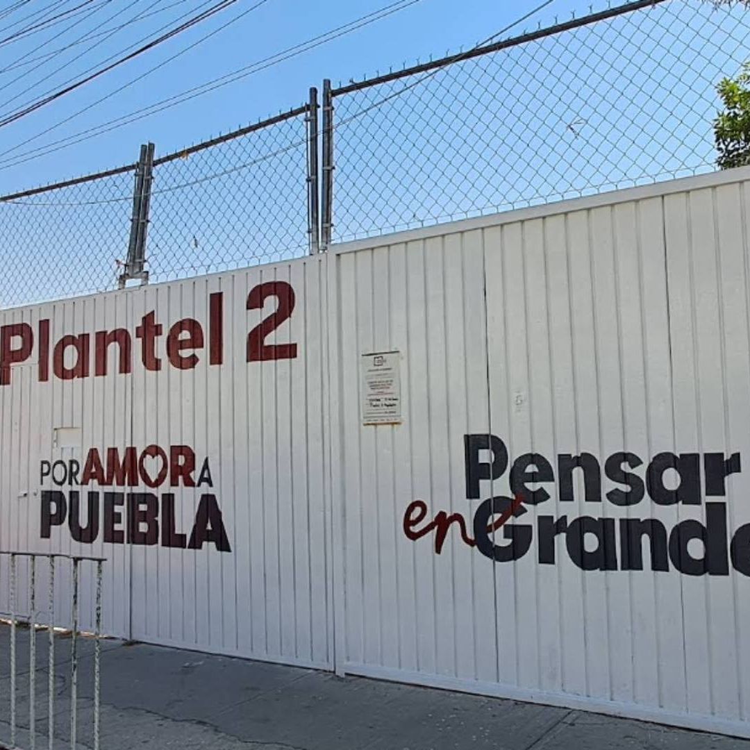 Hombre Muerto Presunto Homicidio Golpeado en Plantel 2 Colegio de Bachilleres COBAEP de Angelópolis Puebla