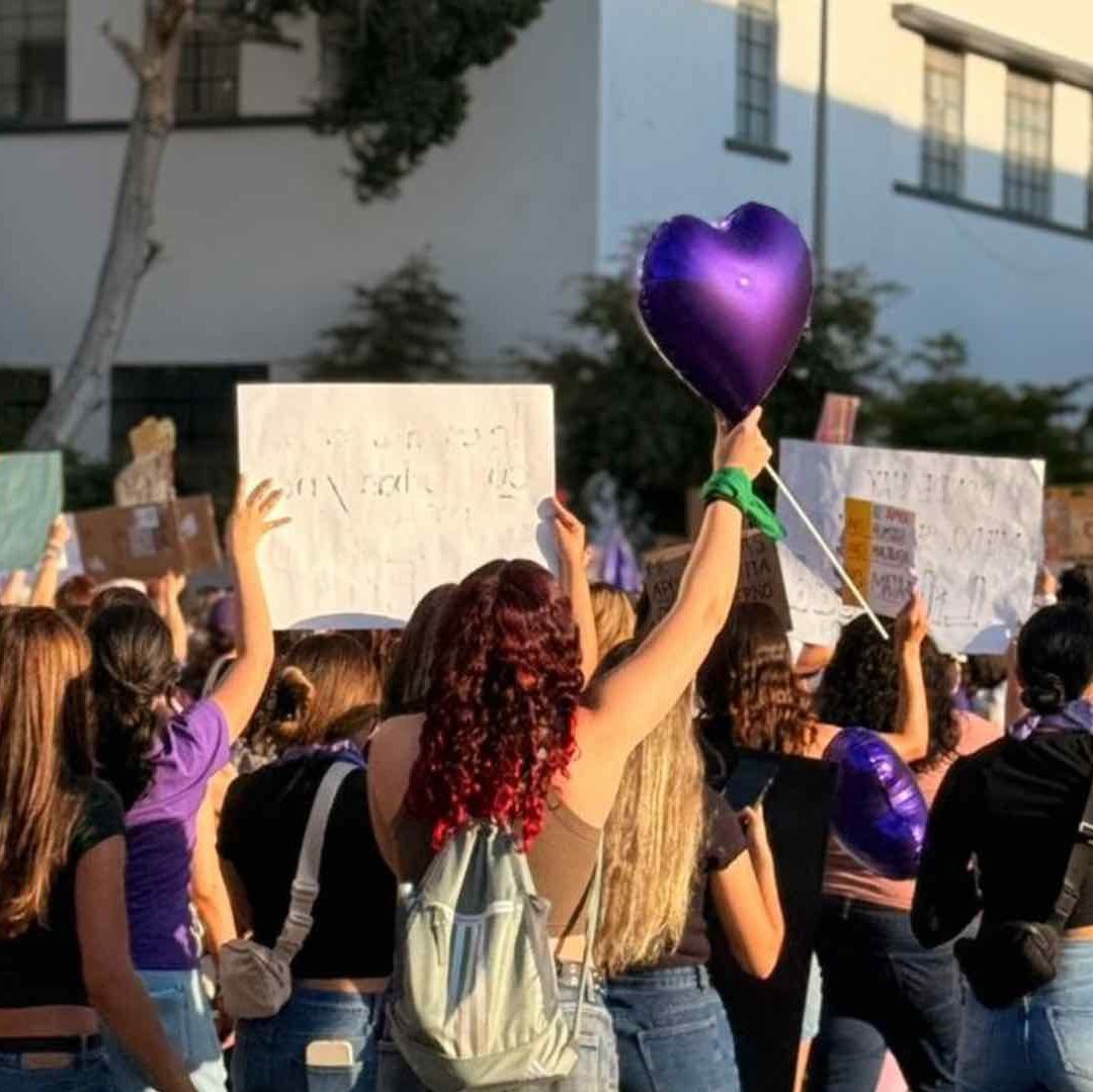 Esto es lo que se Vivió Durante el Recorrido de la Marcha del 8M en Hermosillo, Sonora