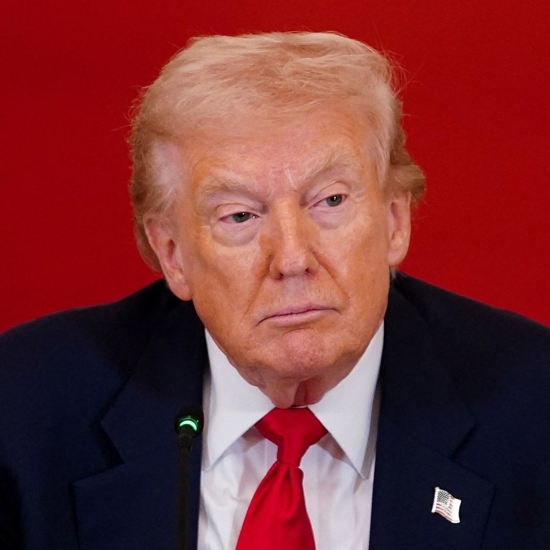 Donald Trump Amenaza a Irán con "Su Destrucción Total y Muerte Segura"