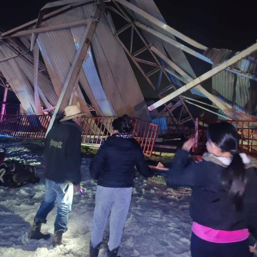 Granizada Provoca Colapso de Techo Lienzo Charro de Zapotlán de Juárez, en Hidalgo