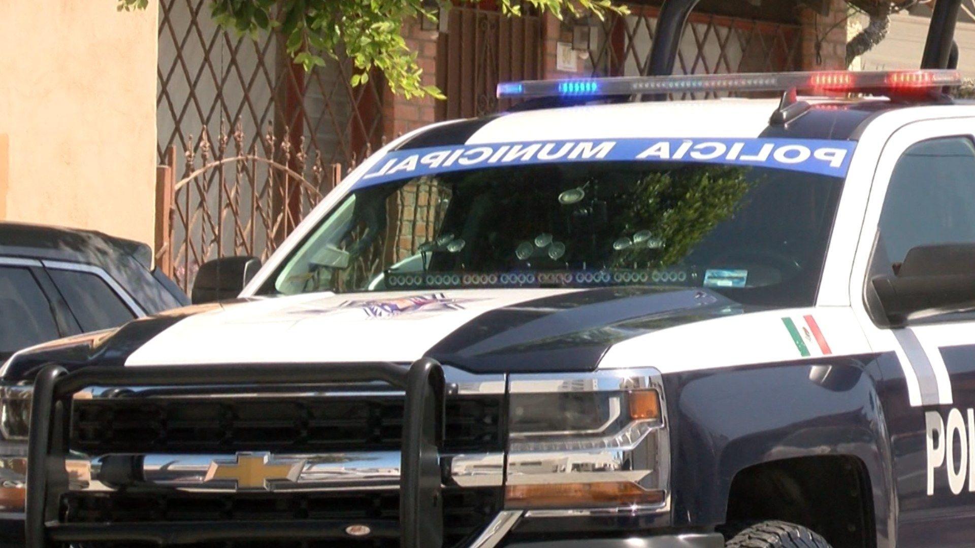 Detienen a Siete Hombres Armados Durante Operativo en Ensenada; Aseguran Explosivos y Droga