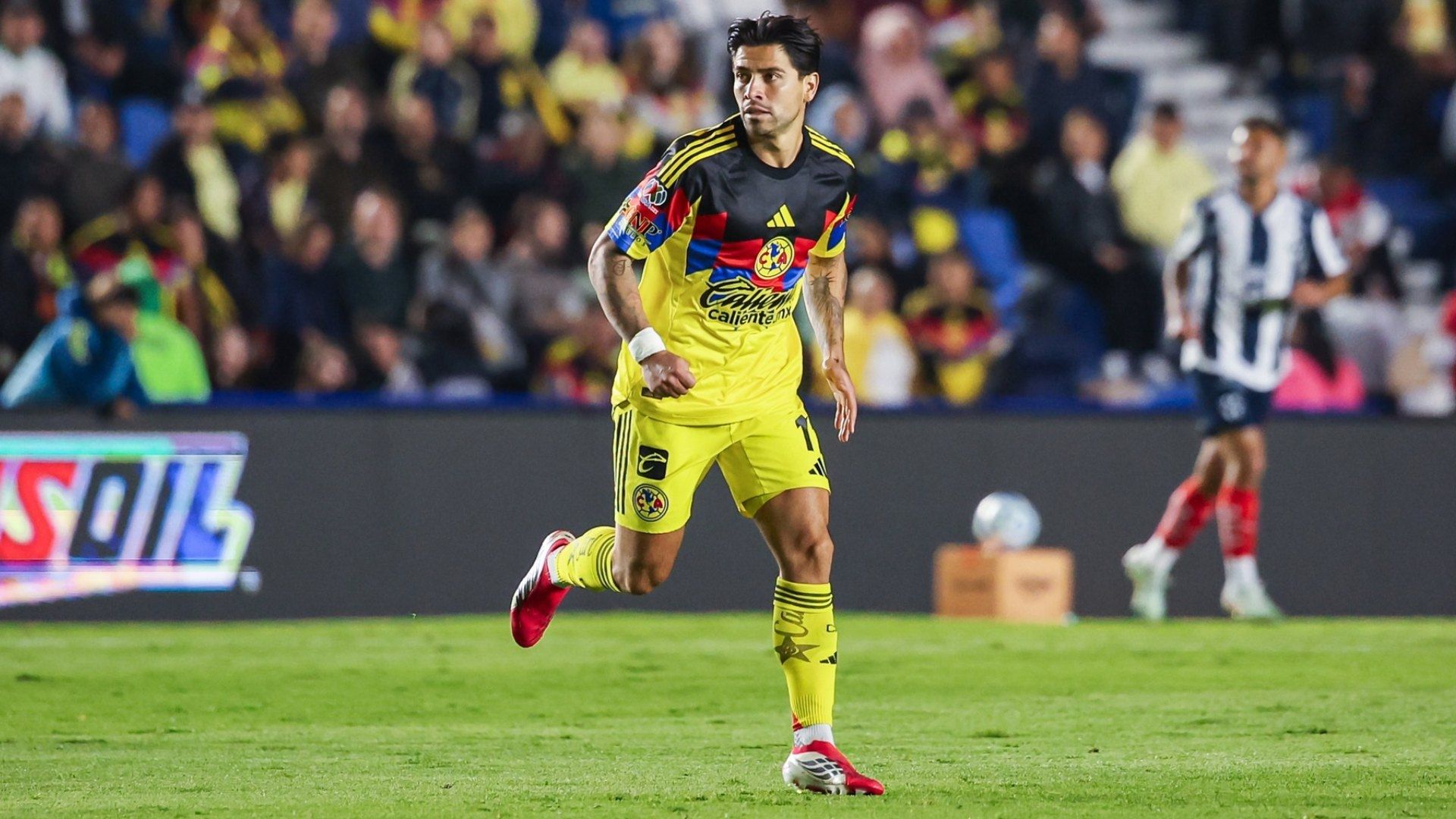 La lesión de Víctor Dávila pone en apuros al ataque del América, ya que Henry Martin no está totalmente recuperado.