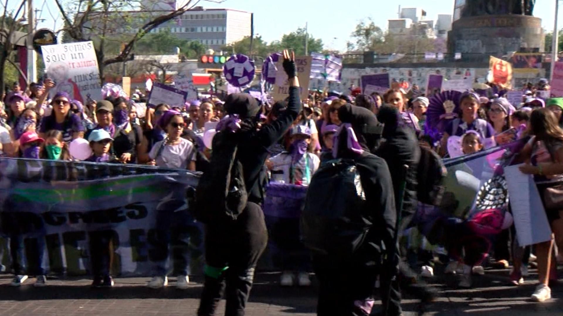 Cierres viales por marchas del 8M en Guadalajara.