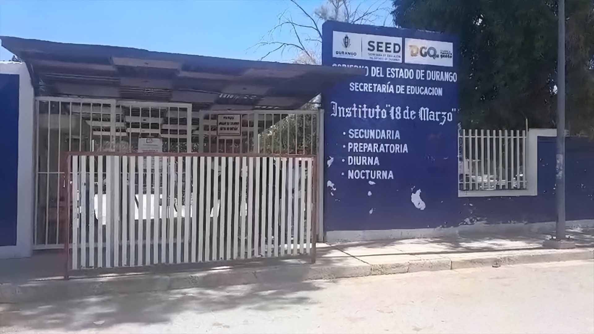 Evacúan a Mil 600 Alumnos del Instituto 18 de Marzo por Amenazas de Tiroteo en Gómez Palacio