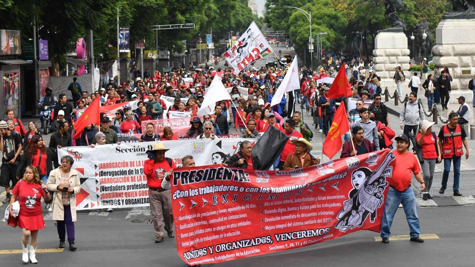 Marcha de la CNTE en Ciudad de México