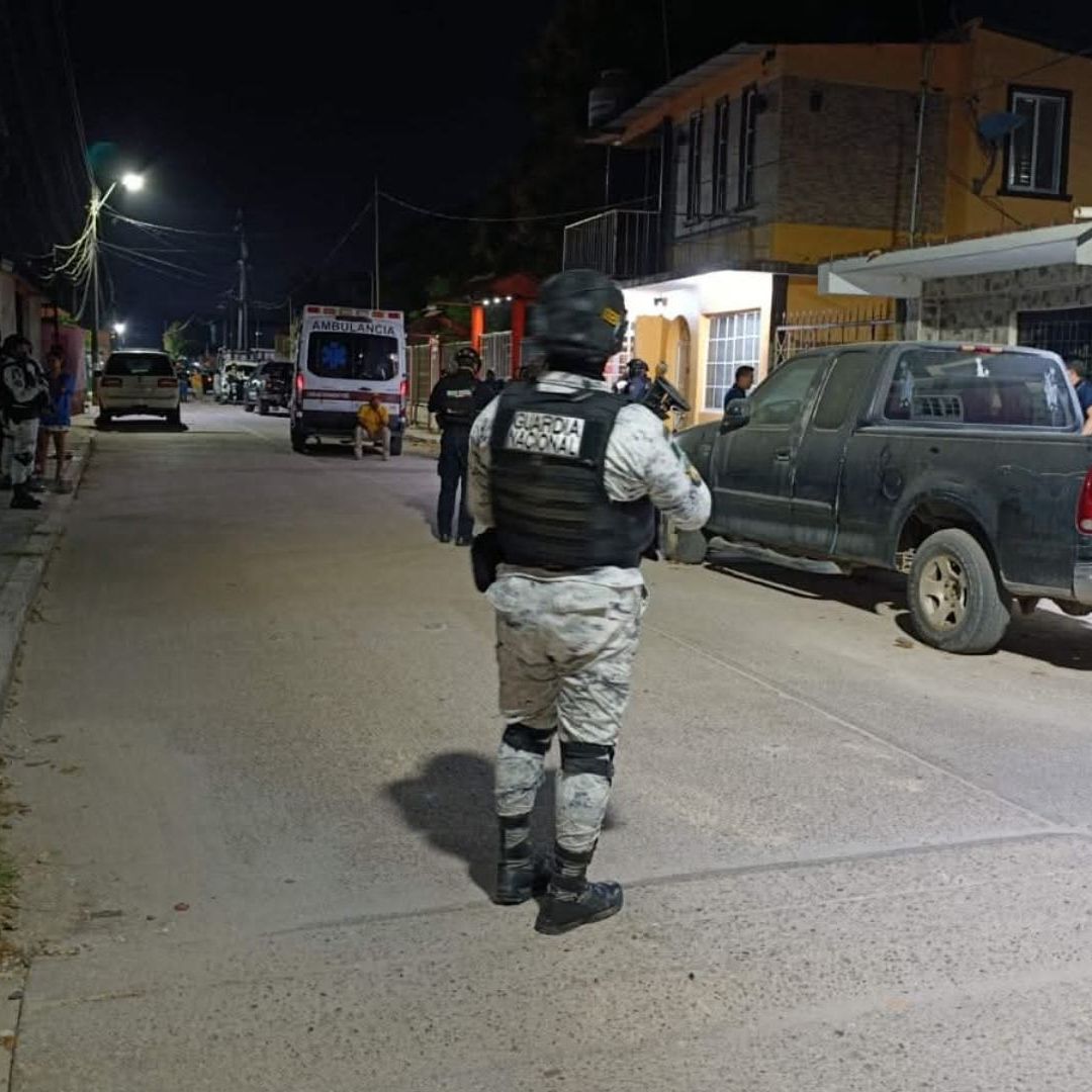 Movilización y ambulancia por asesinato de mujer en vivienda de Las Choapas