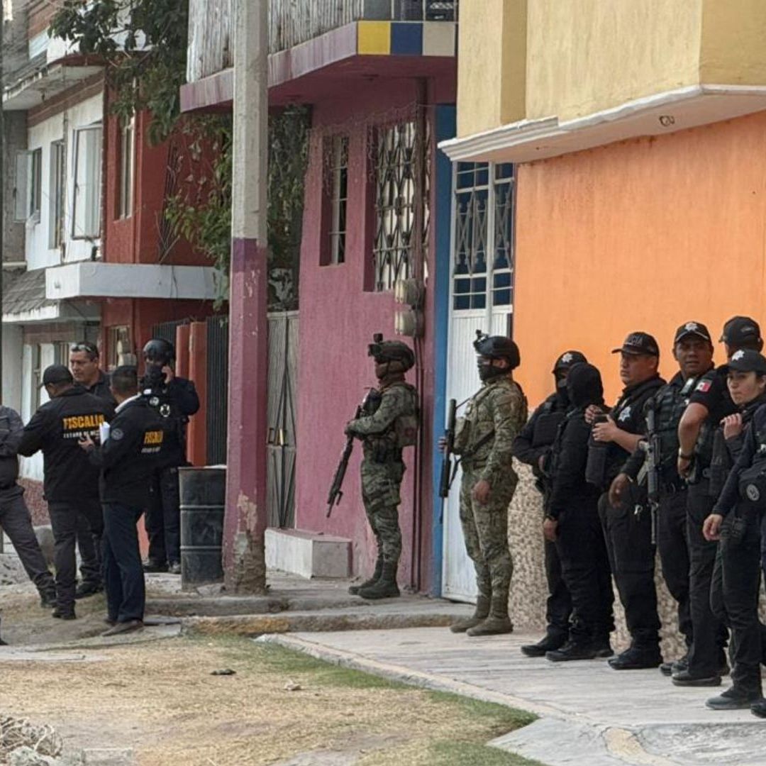 Hallan Taller de Fabricación de Uniformes de Fuerzas Armadas Falsos en Ecatepec, Edomex