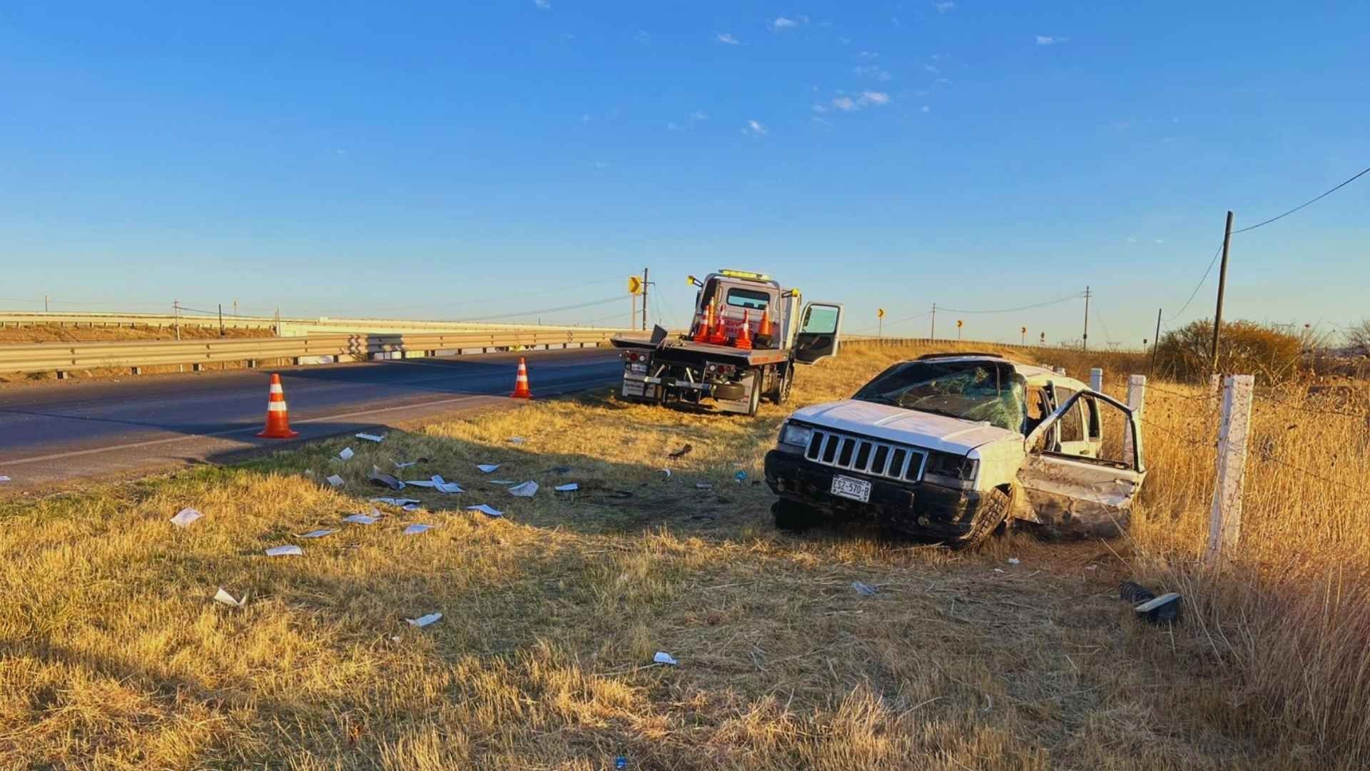 Hombre resulta lesionado tras accidente en la carretera Delicias–Chihuahua