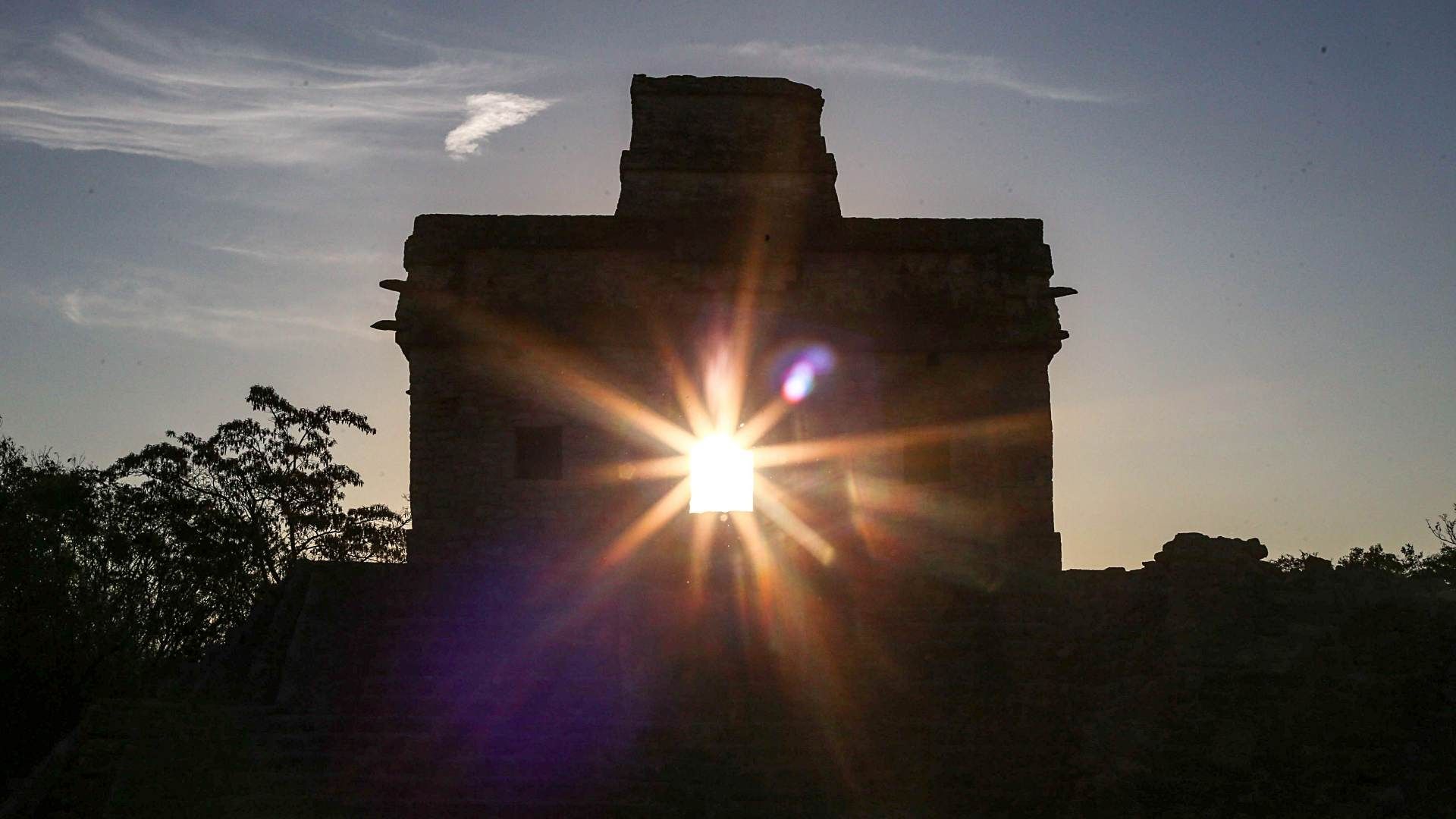 Entrada del equinoccio de primavera en el Templo de las Siete Muñecas, zona arqueológica en Yucatán, en marzo 2025. Foto: Cuartoscuro | Archivo