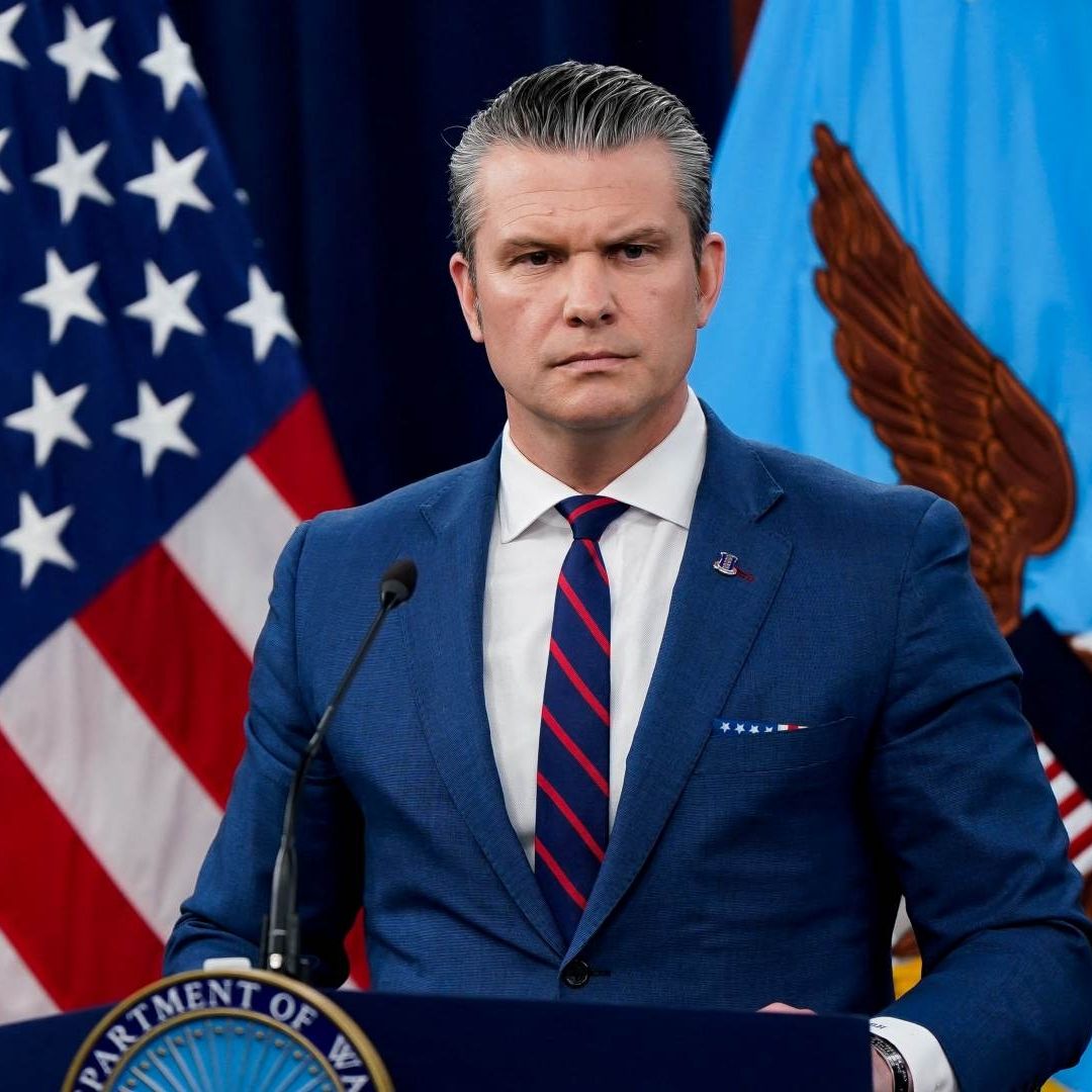Pete Hegseth en sesión informativa en el Pentágono en Washington, D.C., el 2 de marzo de 2026. Foto: Reuters