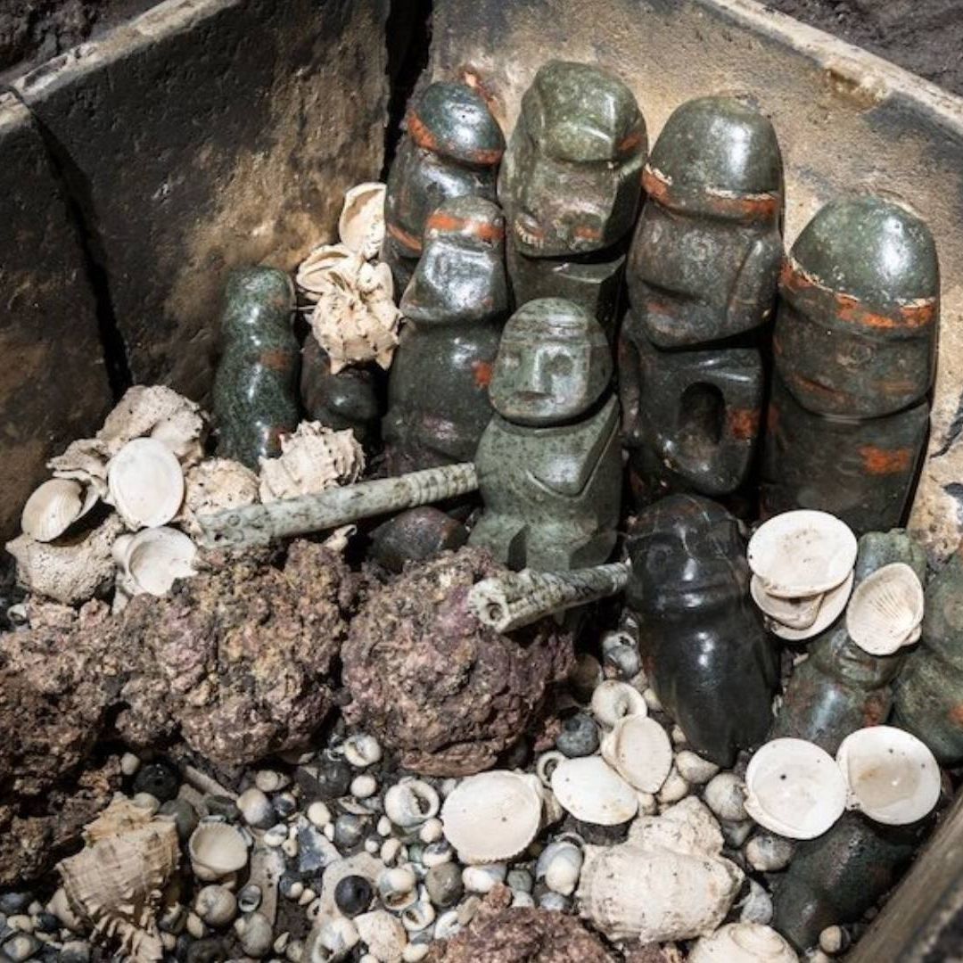 "Brota" Tesoro Ritualista de Cajas de Piedra Volcánica Halladas en el Corazón de Templo Mayor