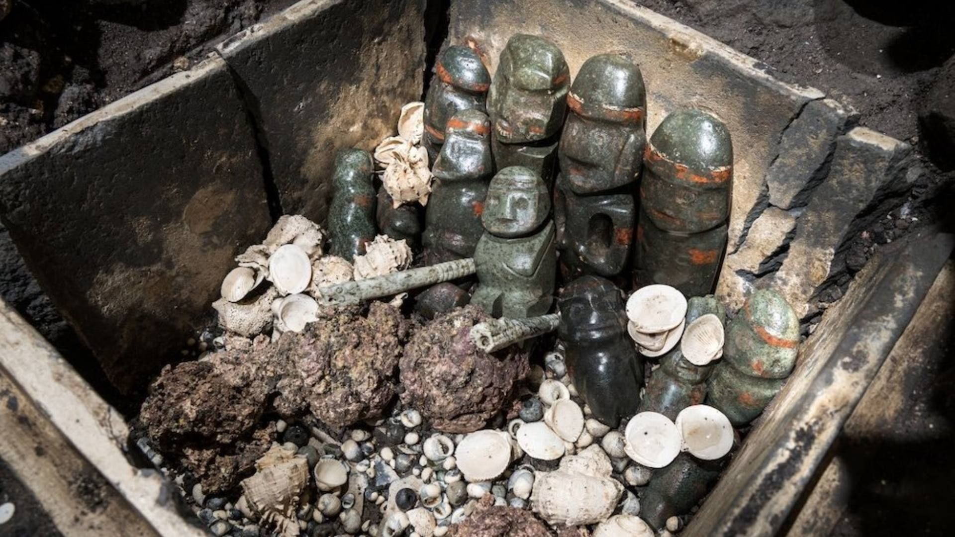 "Brota" Tesoro Ritualista de Cajas de Piedra Volcánica Halladas en el Corazón de Templo Mayor