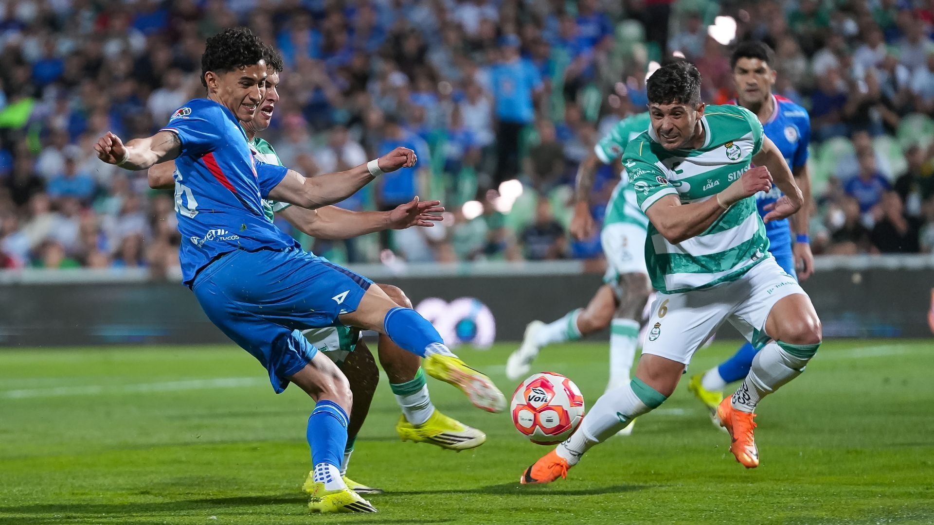 Jeremy Márquez hizo el primer gol del Cruz Azul en su visita a Santos Laguna, en la Jornada 9 del Torneo Clausura 2026.