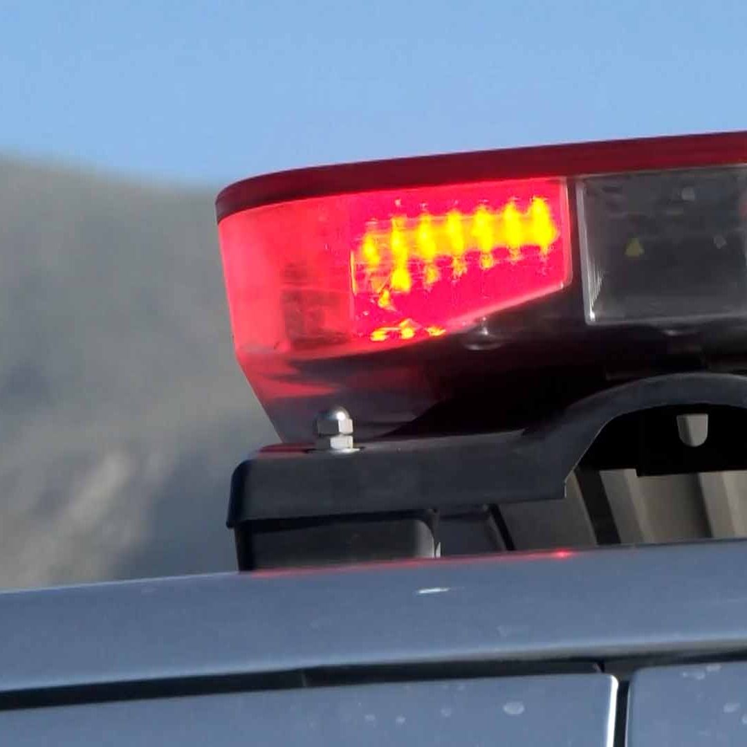 Mueren Dos Jóvenes al Chocar Contra Tráiler en Carretera de Durango
