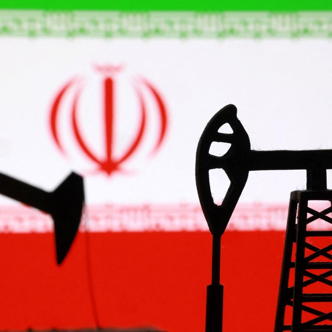 Irán Amenaza con Bloquear Exportaciones de Petróleo y Trump Promete Represalias.