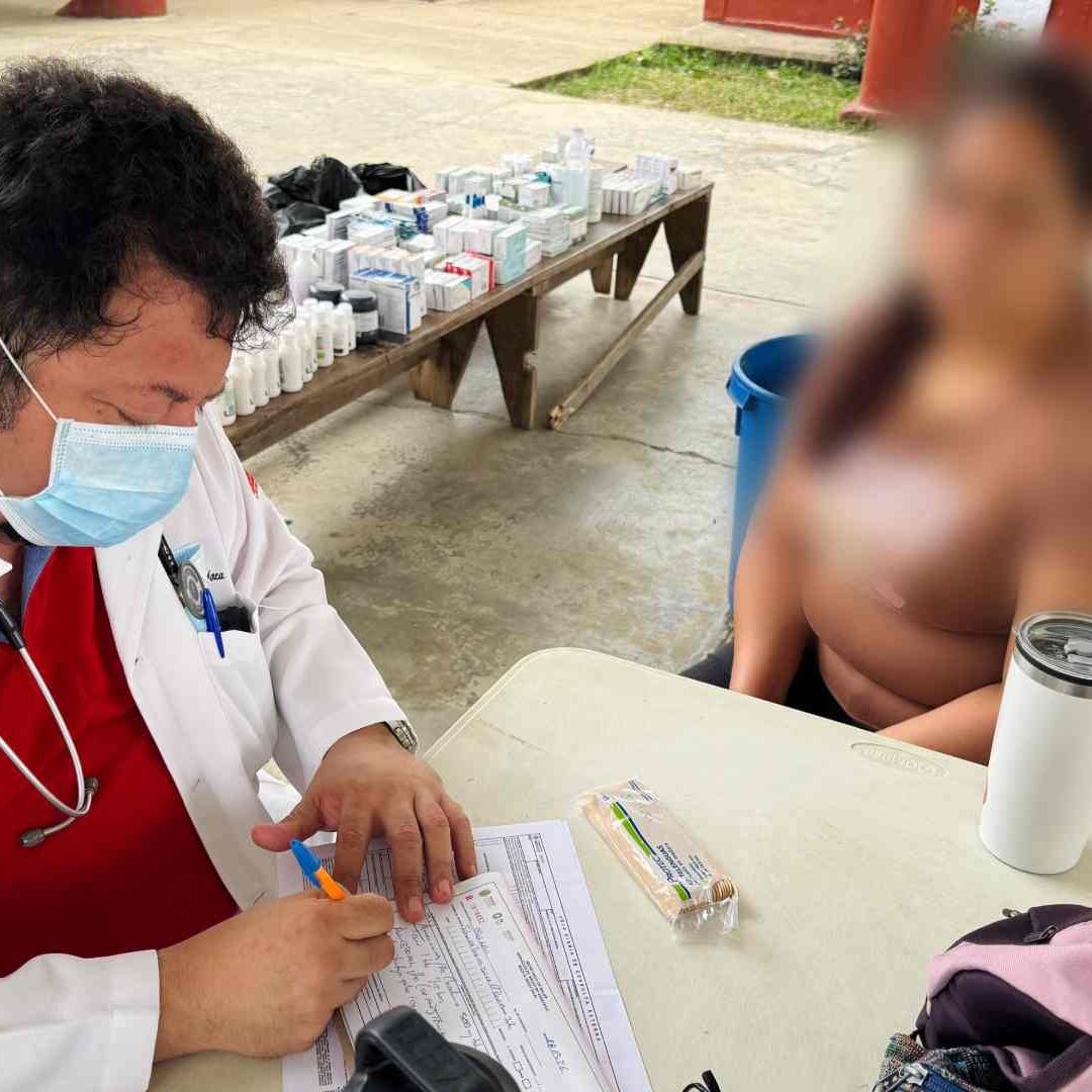 Jurisdicción Sanitaria XI Brinda Atención Médica en Las Choapas tras Incendio de Pozo Krem 1 Sur de Veracruz