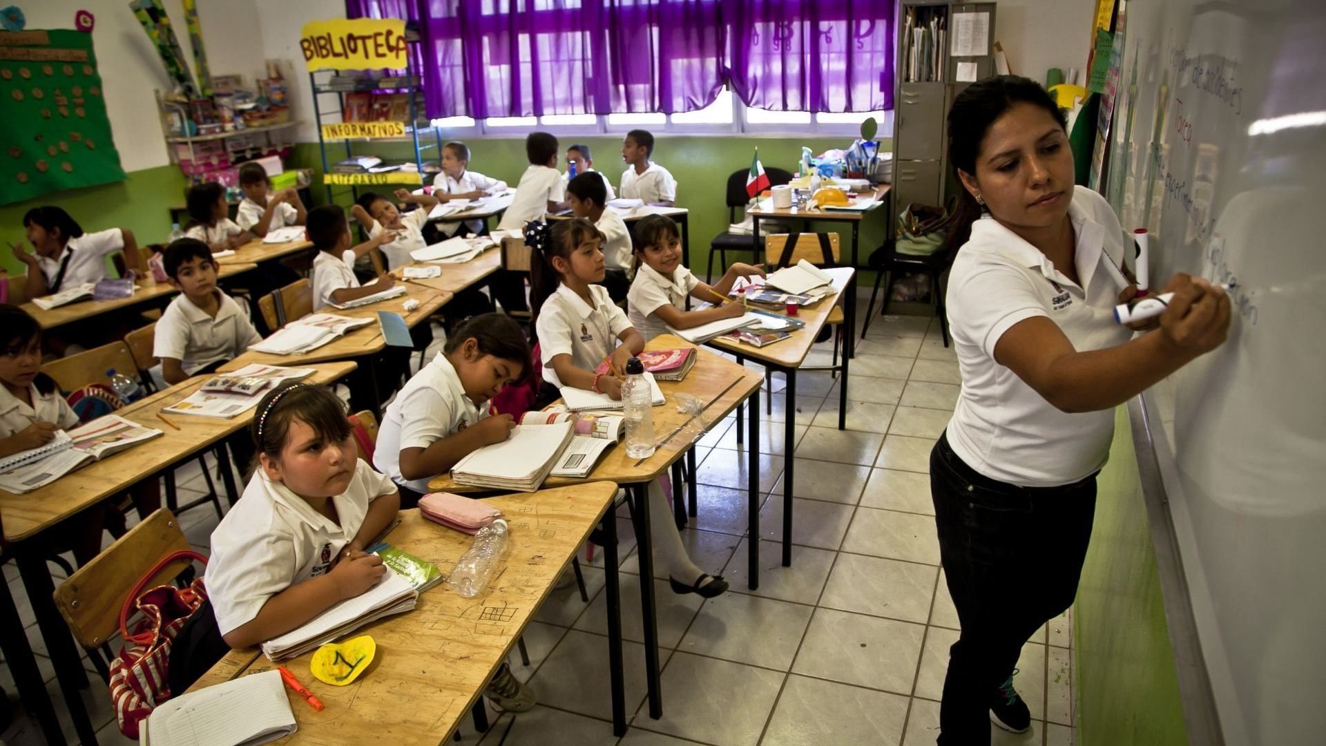 Lunes 16 de Marzo 2026 sin clases