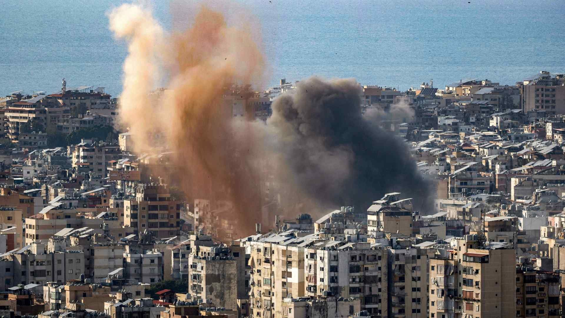 Ataque aéreo israelí en los suburbios del sur de la capital libanesa, Beirut.