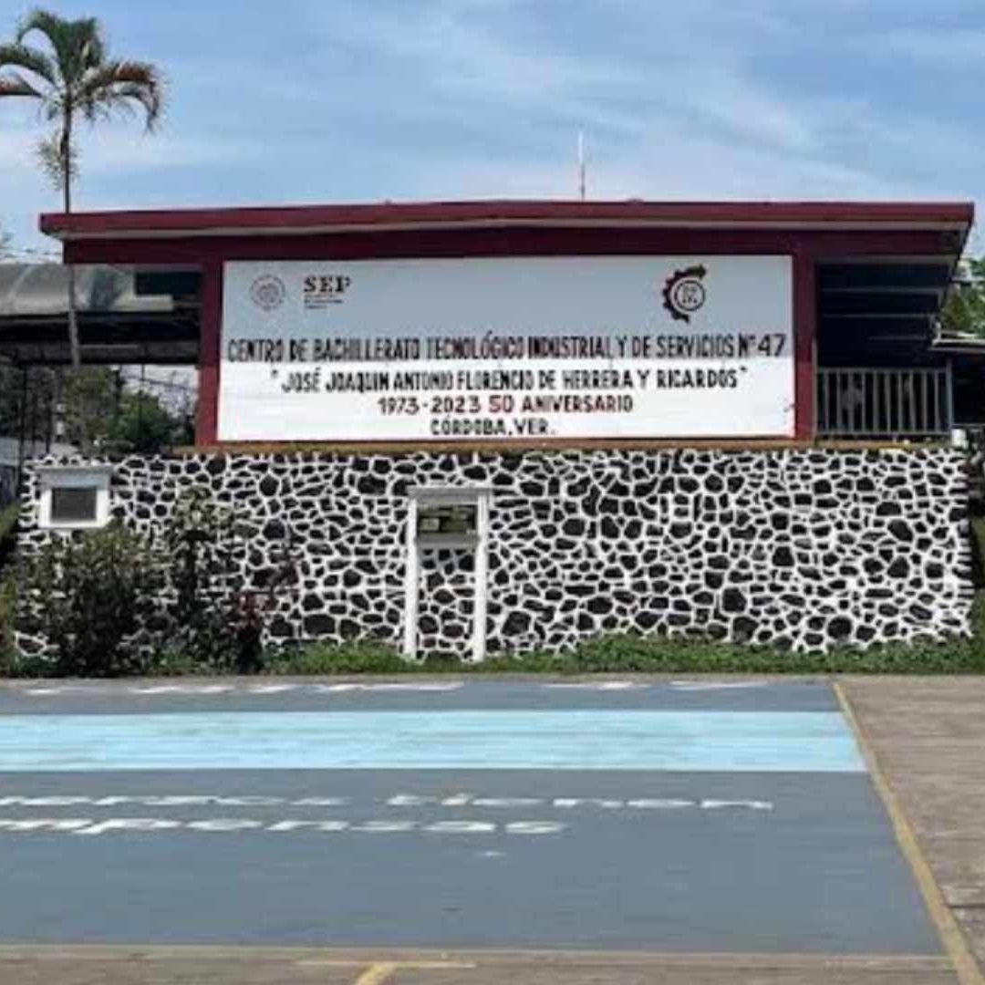 Alumno Apunta a su Compañera con un Arma de Juguete en CBTis 47 de Córdoba Veracruz