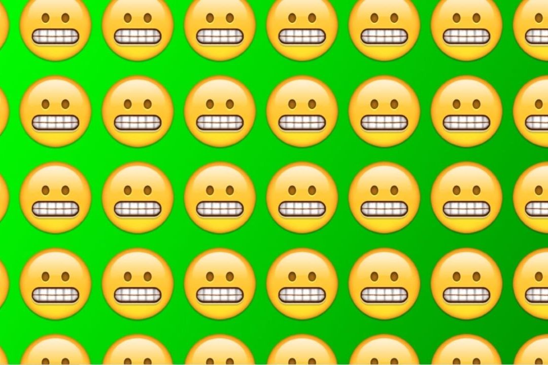 WhatsApp: Conoce el significado del emoji de la carita sonriendo con los dientes apretados