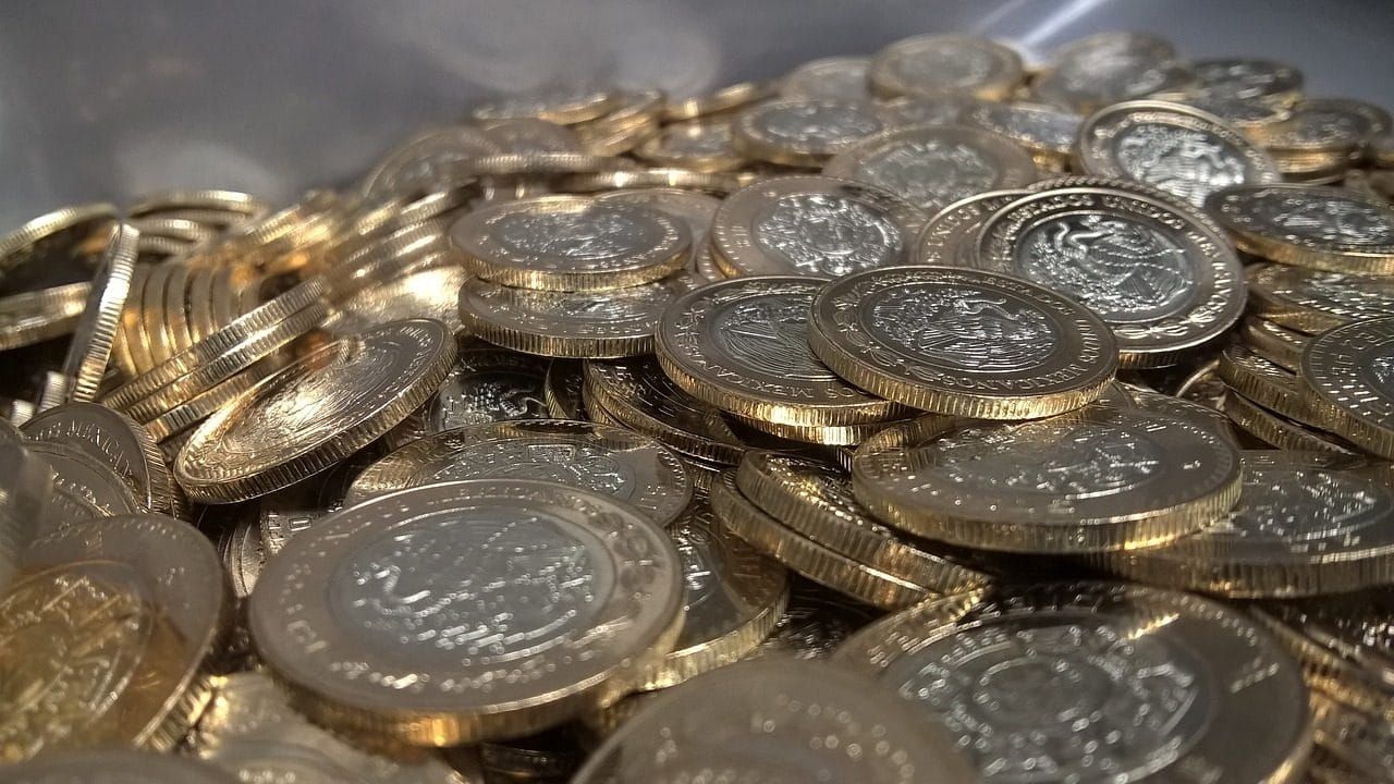 Ahorra hasta 15 mil 600 pesos con una botella de tres litros y monedas de 10 pesos