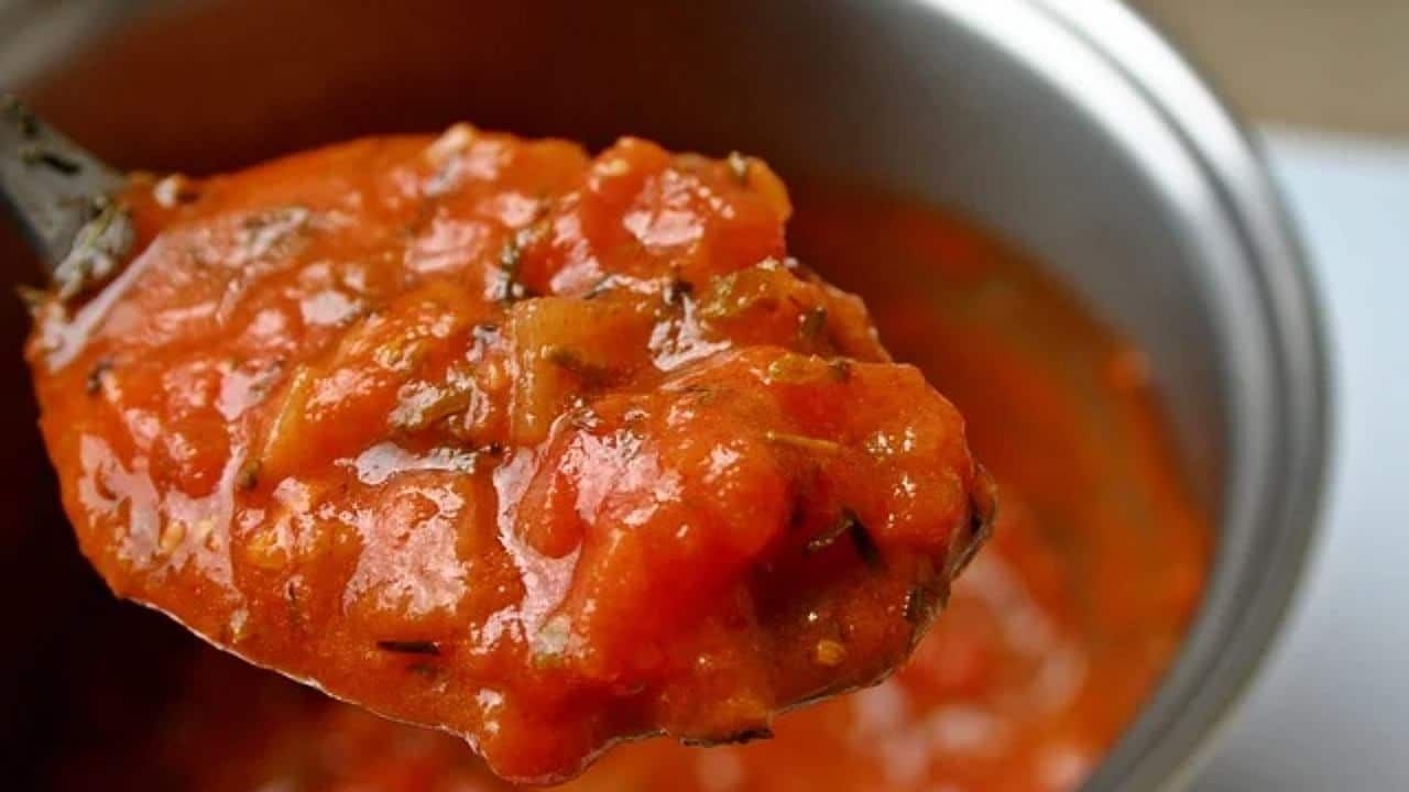 Prepara una deliciosa salsa de chile morita con esta receta