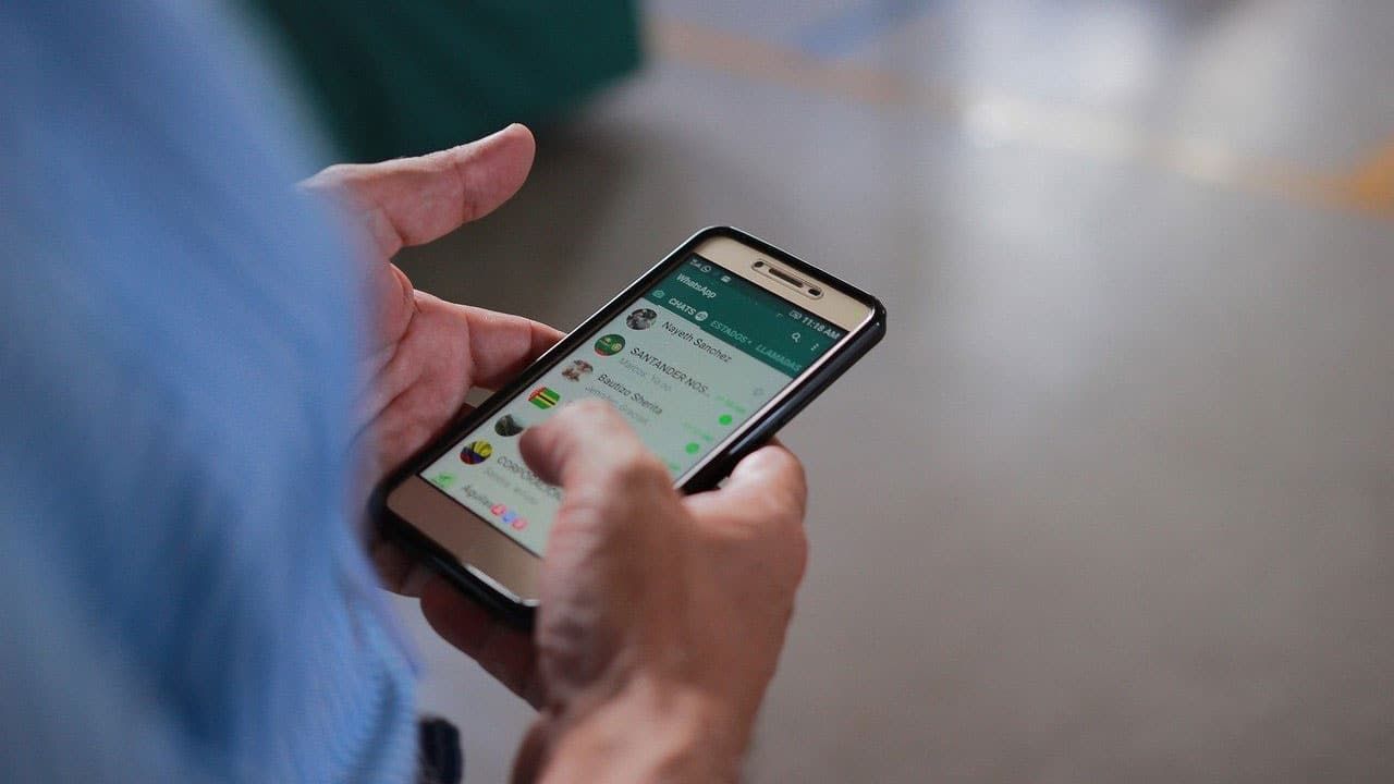 ¿Cómo volver a entrar en un grupo de WhatsApp del que me salí?