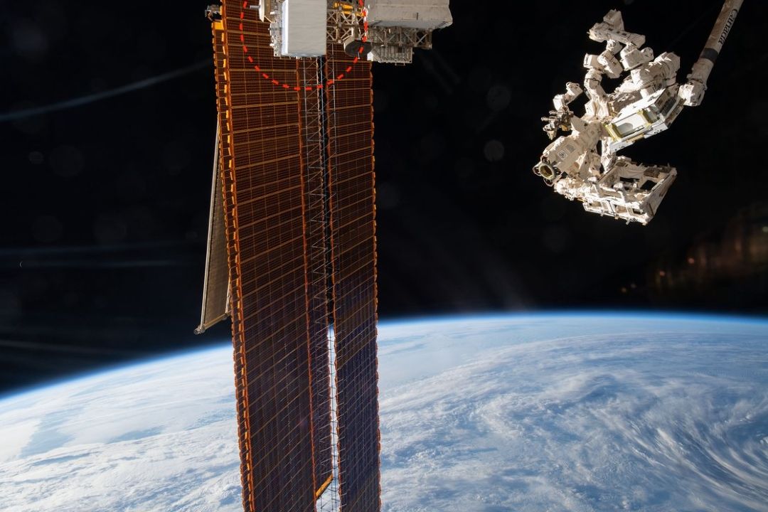 Vista de la Tierra desde el espacio exterior. Fuente: Twitter @NASAJPL