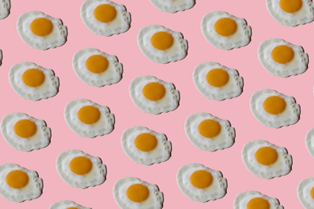 Así puedes hacer huevos fritos sin aceite