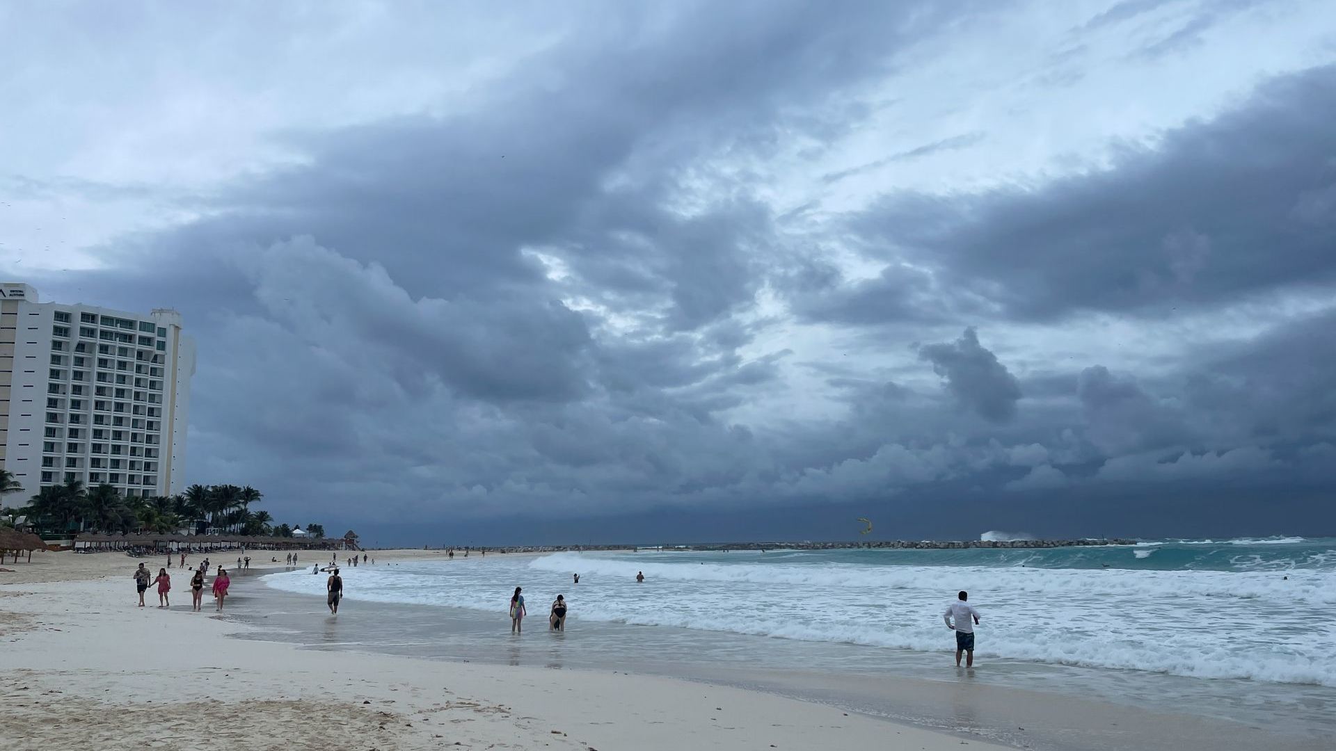 Afectaciones por el huracán Lisa en Quintana Roo
