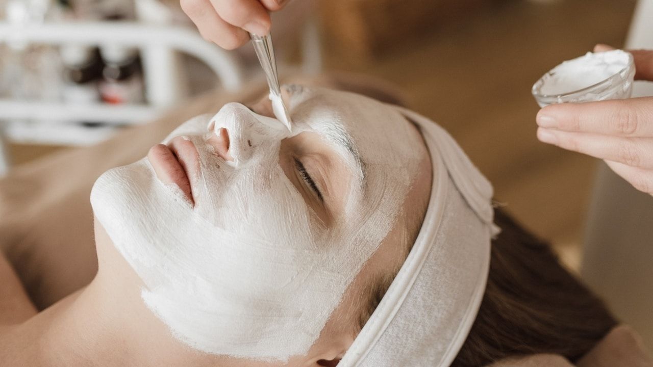 Esta mascarilla facial te ayudará a producir colágeno y eliminar arrugas