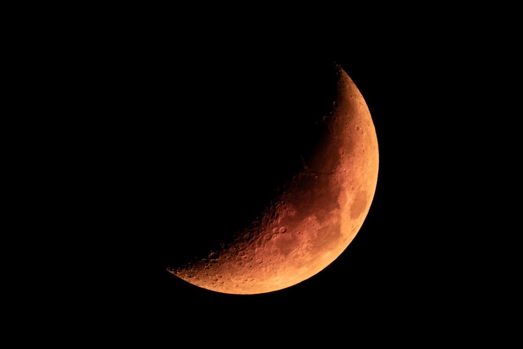 Eclipse lunar