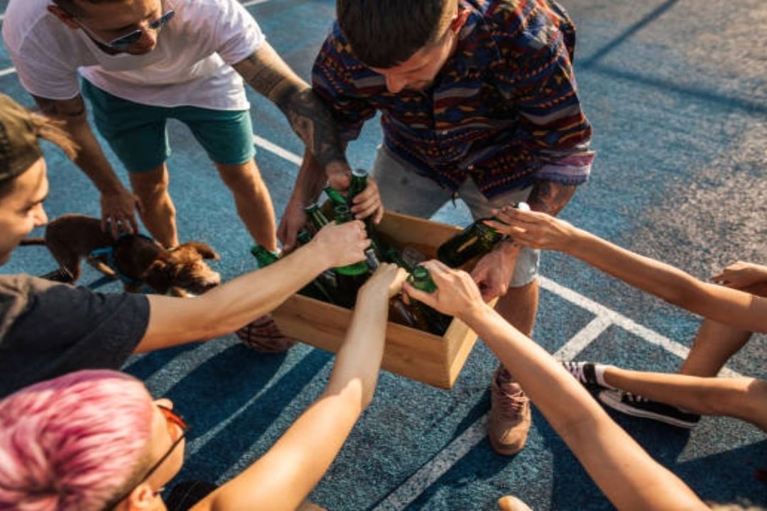 CDMX: Esta es la sanción que debes pagar si tomas alcohol en la vía pública