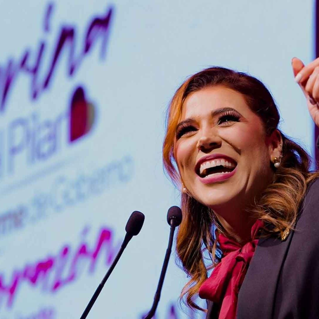 Marina del Pilar rindió primer Informe de Gobierno en BC.