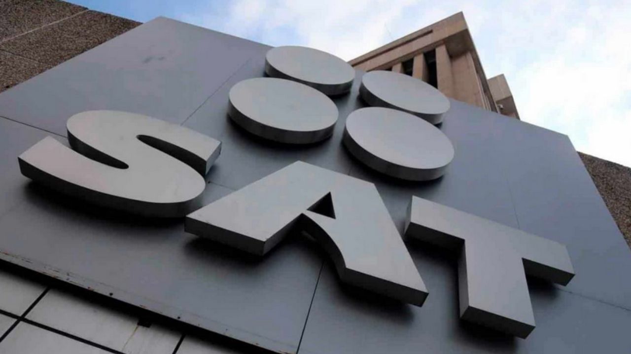 Si recibo una beca o pensión, ¿debo pagar impuestos al SAT?