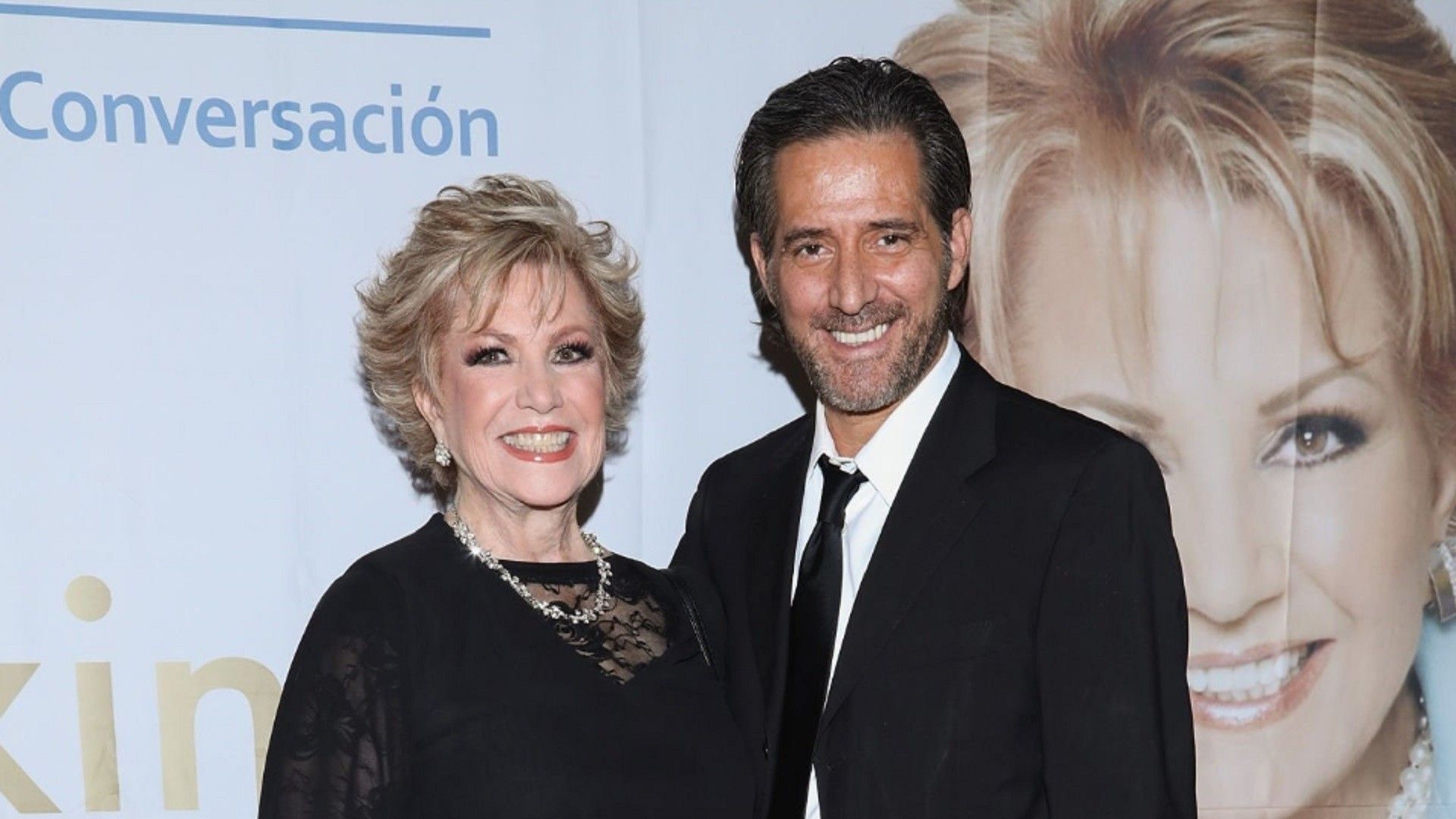 Maxine Woodside y su hijo Alejandro Iriarte