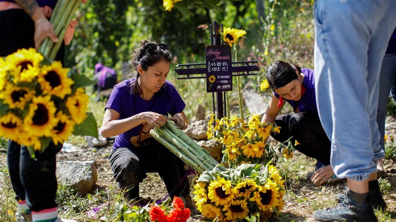 Mujeres piden justicia por muerte de Ariadna Fernanda.