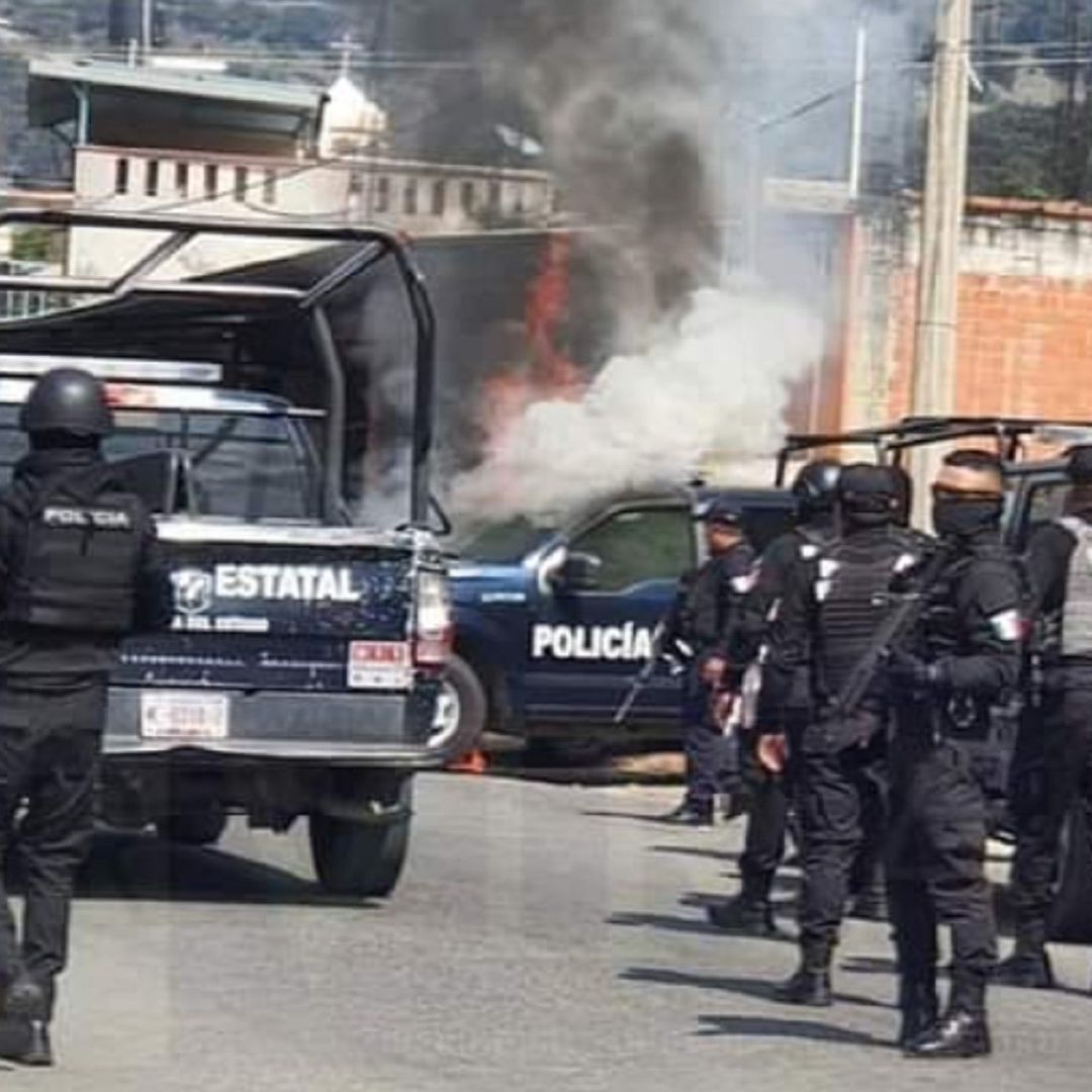 Patrullas incendiadas en Tejupilco, Estado de México