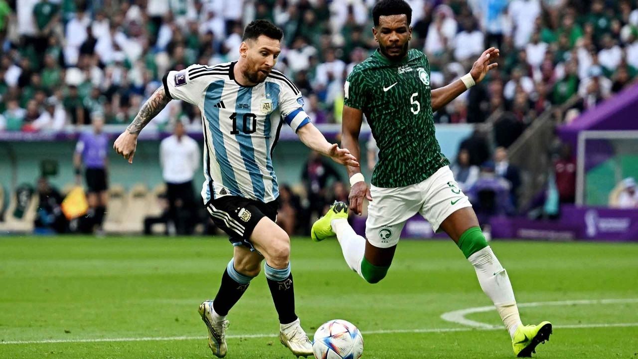 La selección de Arabia Saudita venció 2-1 a Argentina en el inicio de su debut en el Mundial de Qatar 2022.