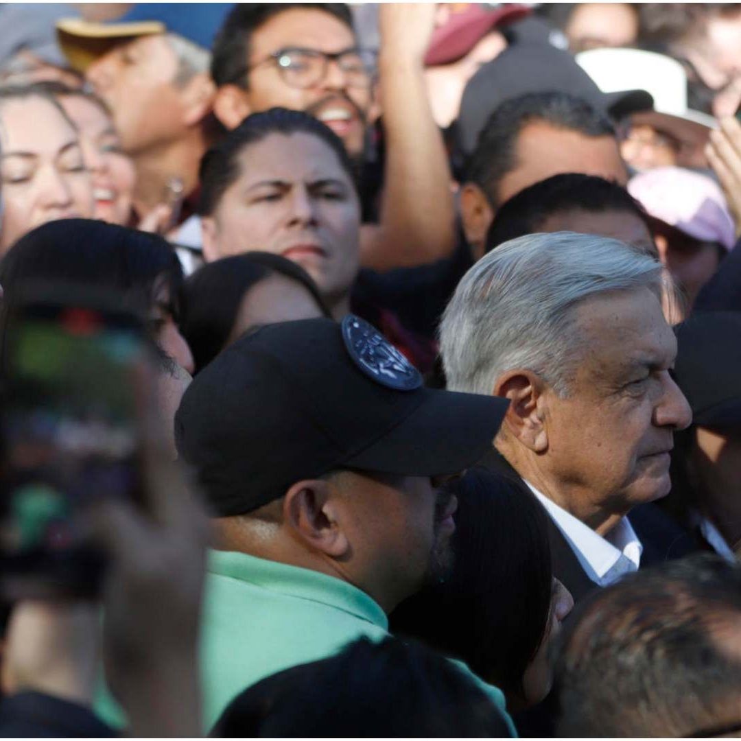 Marcha en CDMX por 4 años de gobierno de AMLO provoca caos vial
