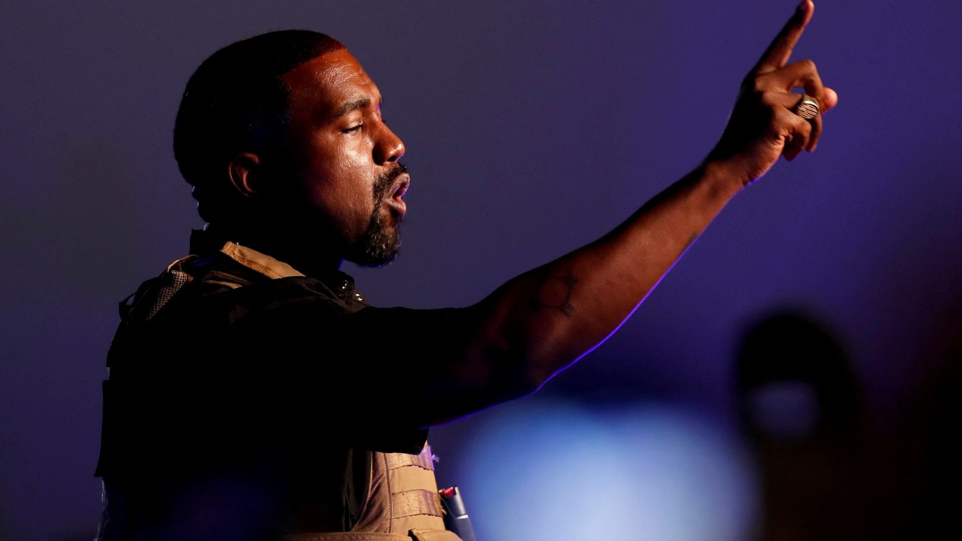 Twitter suspende cuenta de Kanye West tras polémico tuit
