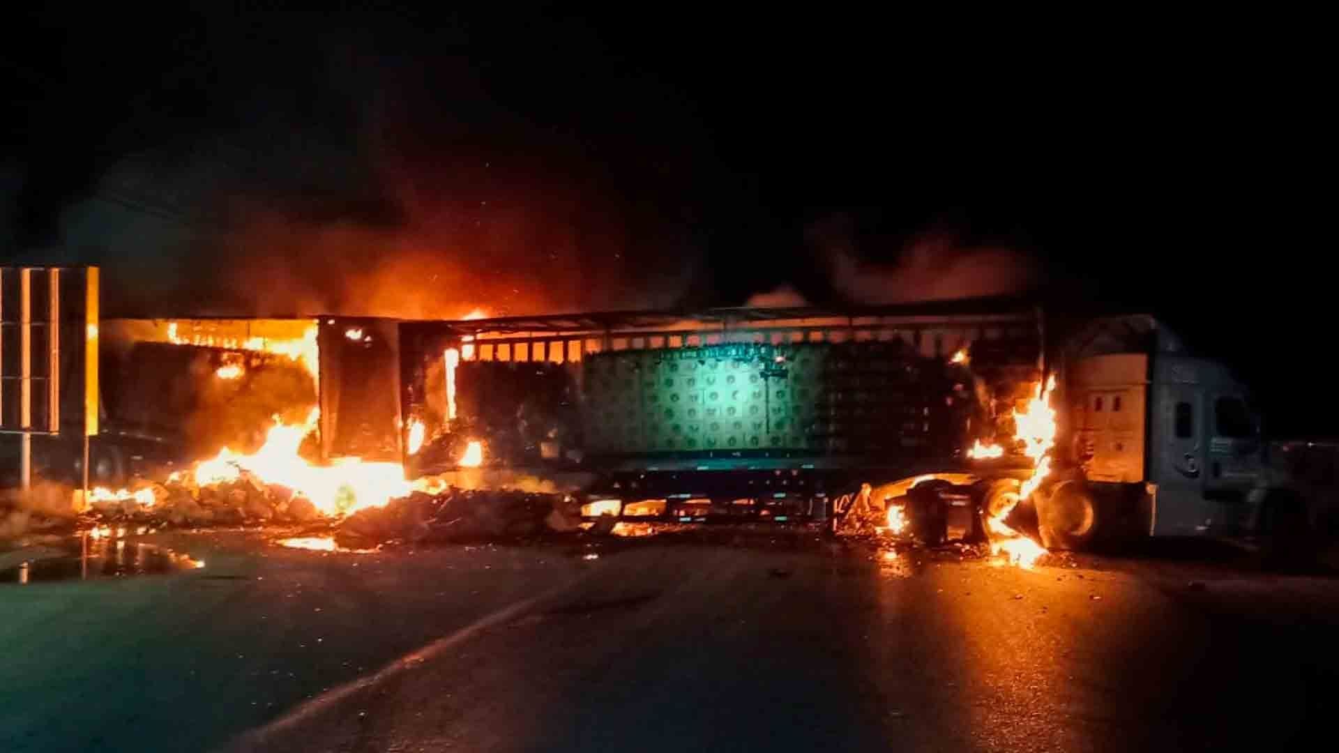 Ola de violencia en Zacatecas: queman vehículos y bloquean carreteras